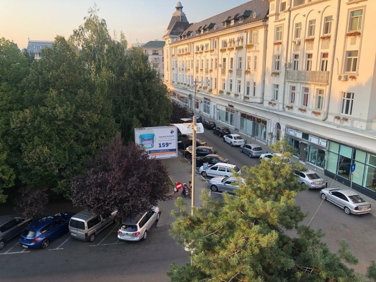 Galla Old Town Center Craiova Bagian luar foto